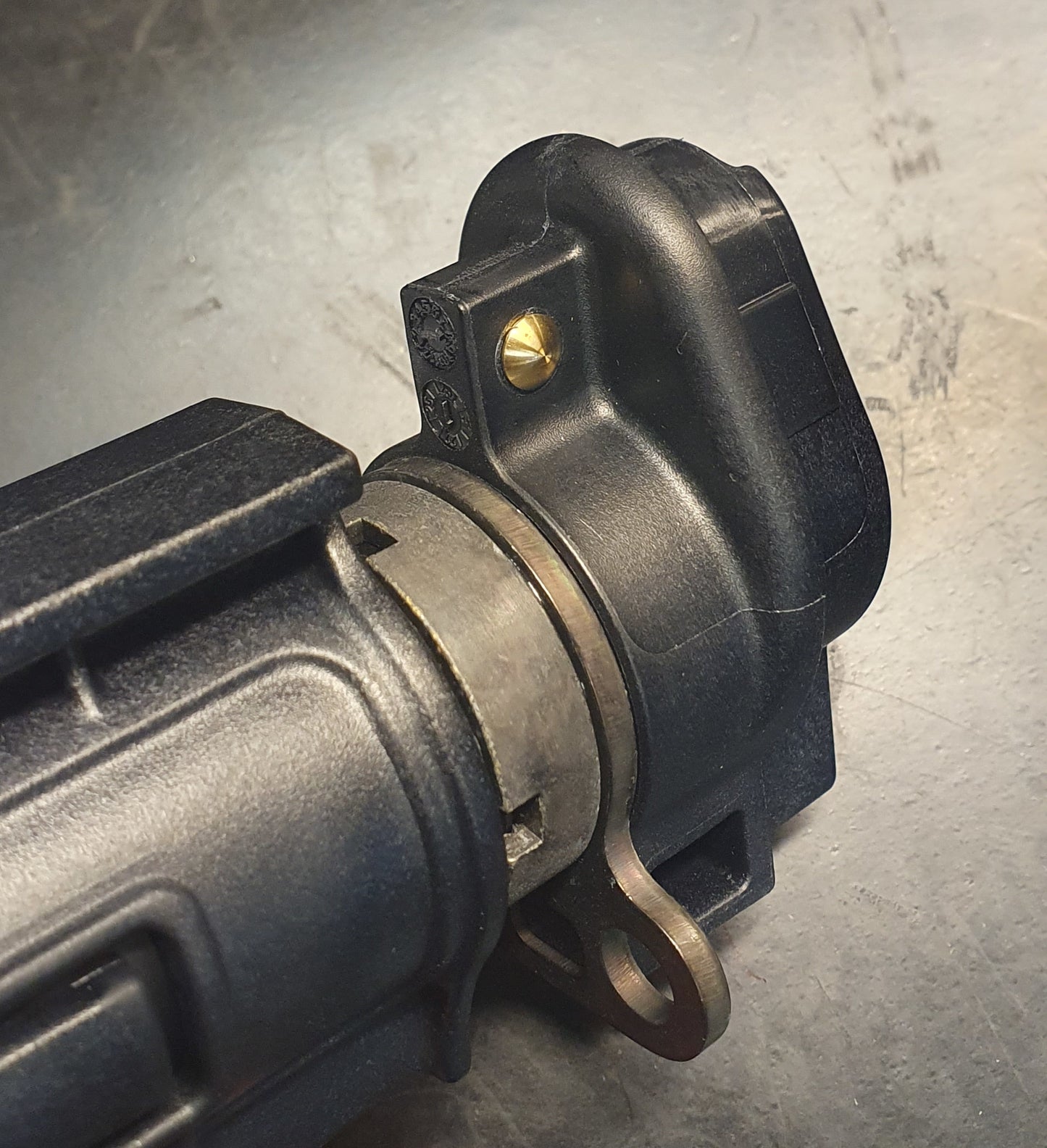 R-429 Cheeck Piece Detent